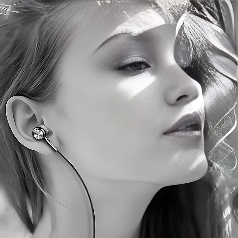 BLUEKAKA 3.5mm Wired Earbuds with Microphone
